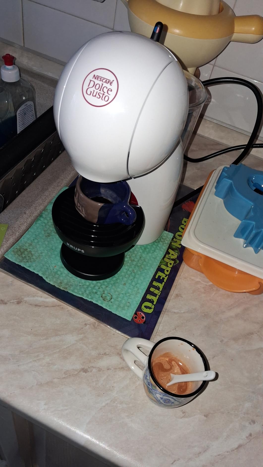 NESCAFÉ Dolce Gusto Piccolo XS macchina manuale bianca