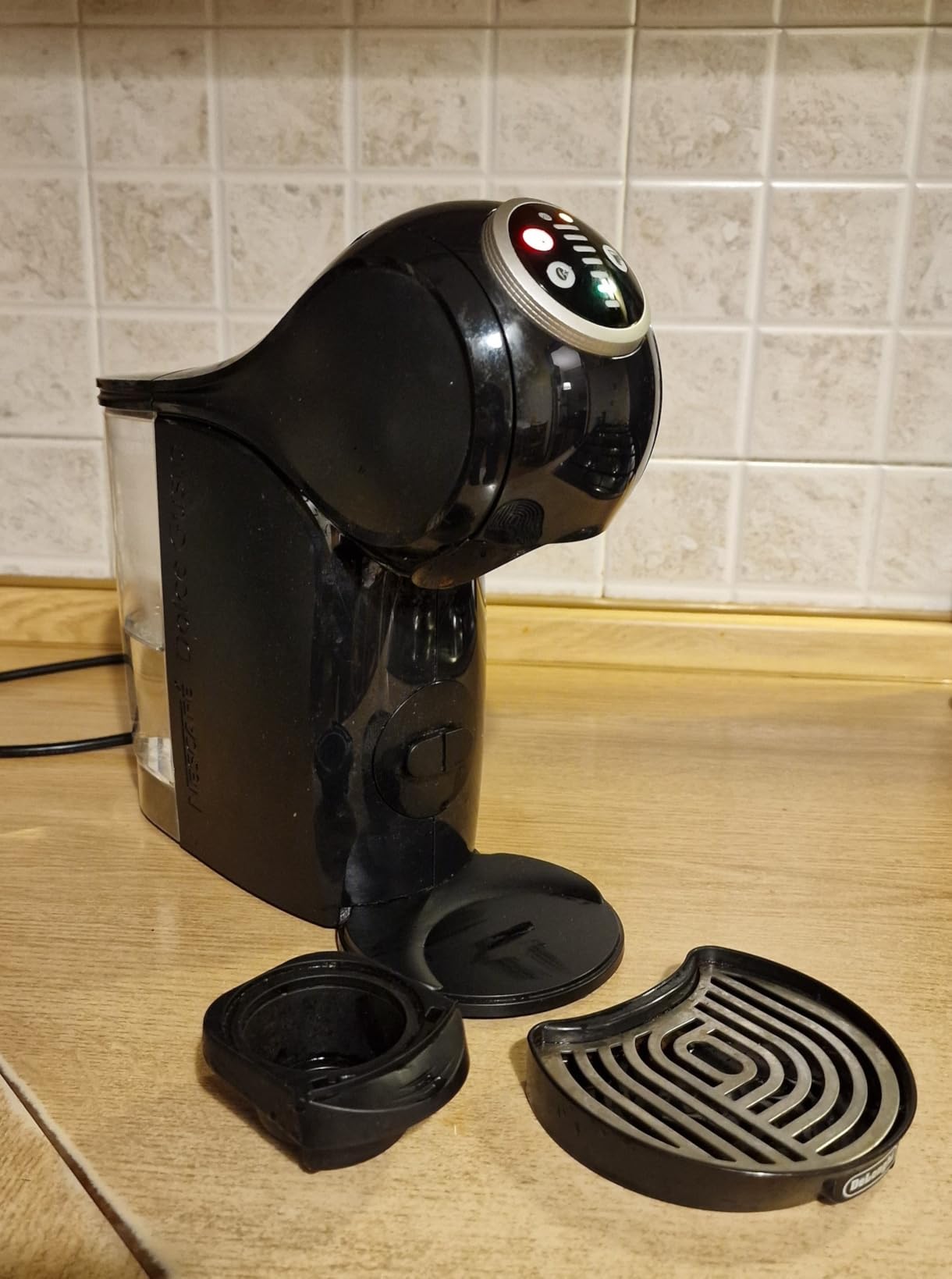 NESCAFÉ Dolce Gusto De'Longhi Genio S Plus macchina capsule nera 0,8 l automatica
