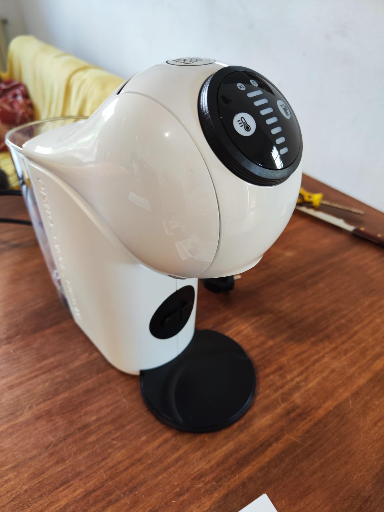 NESCAFÉ Dolce Gusto Krups Genio S macchina caffè bianca 0,8 l Hot&Cold