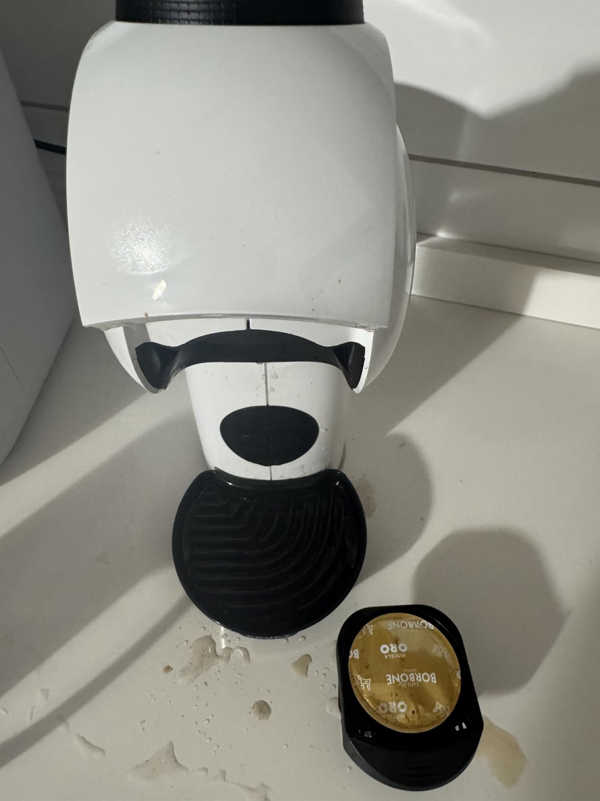 NESCAFÉ Dolce Gusto Genio S macchina a capsule bianca 15 bar