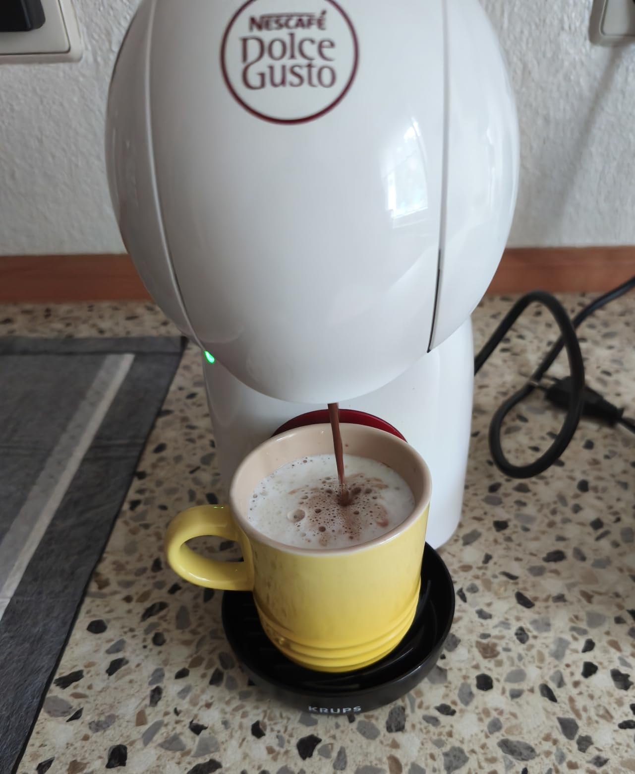 NESCAFÉ Dolce Gusto Piccolo XS macchina manuale bianca