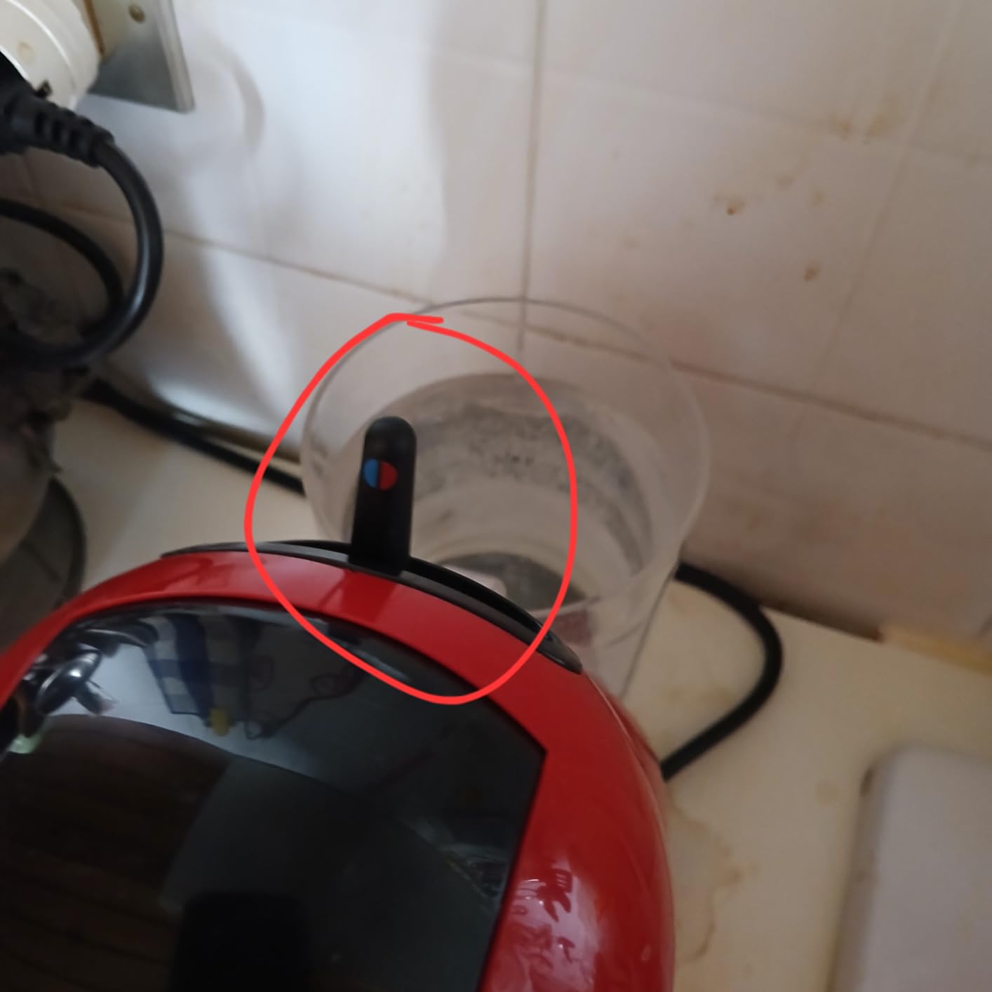 NESCAFÉ Dolce Gusto Piccolo XS KP1A3510 macchina a capsule rossa 15 bar