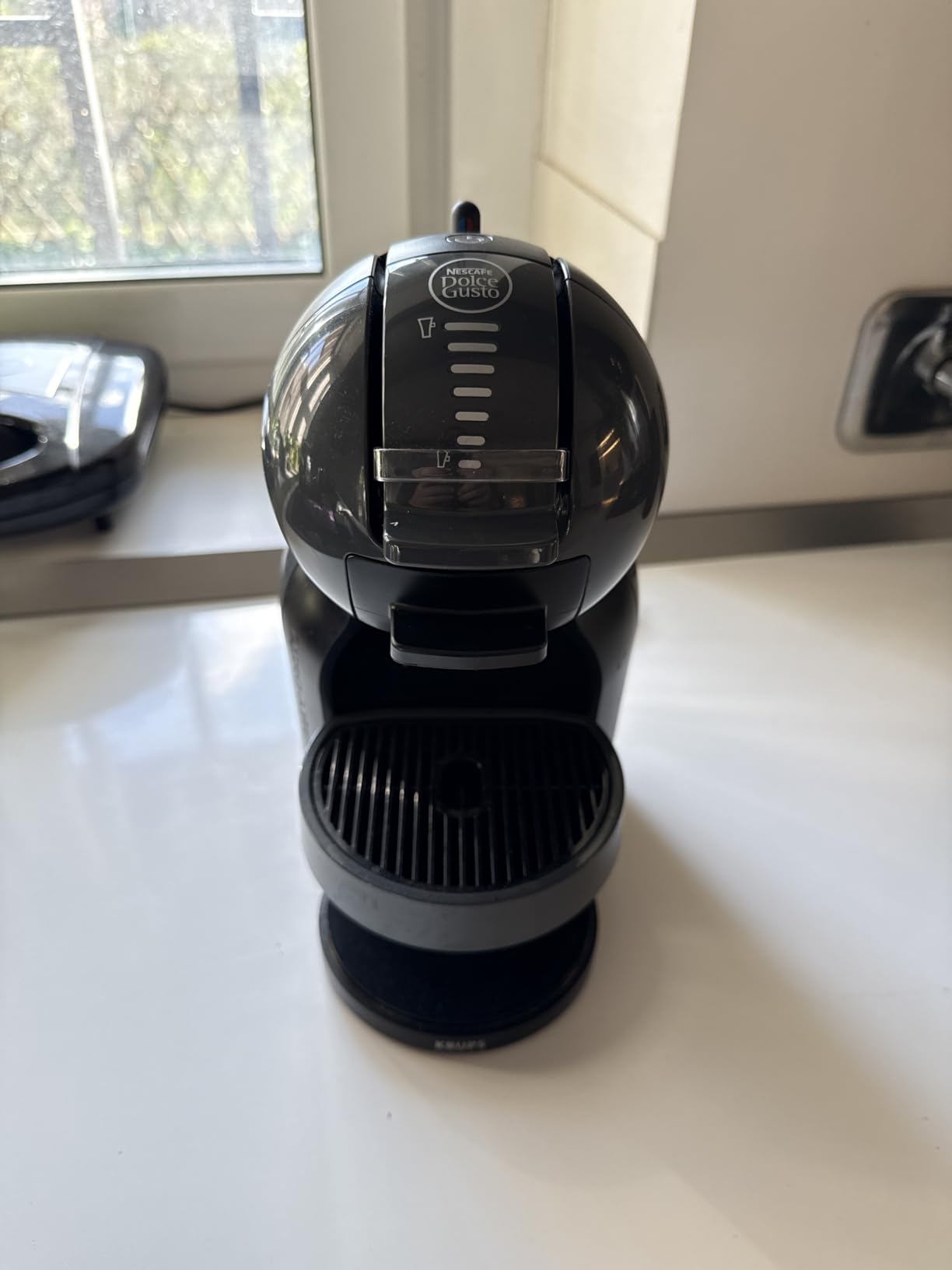 NESCAFÉ Dolce Gusto Krups Mini Me macchina caffè antracite 0,8 l Hot&Cold