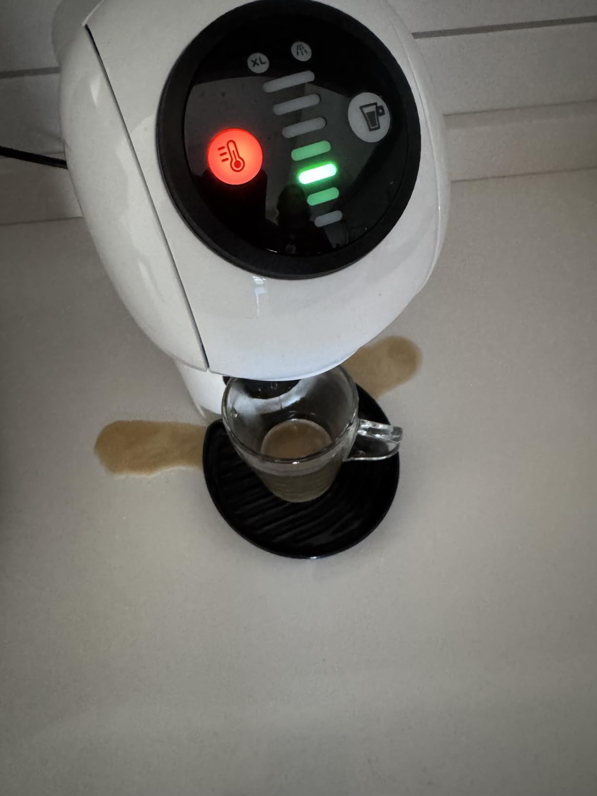 NESCAFÉ Dolce Gusto Genio S macchina a capsule bianca 15 bar