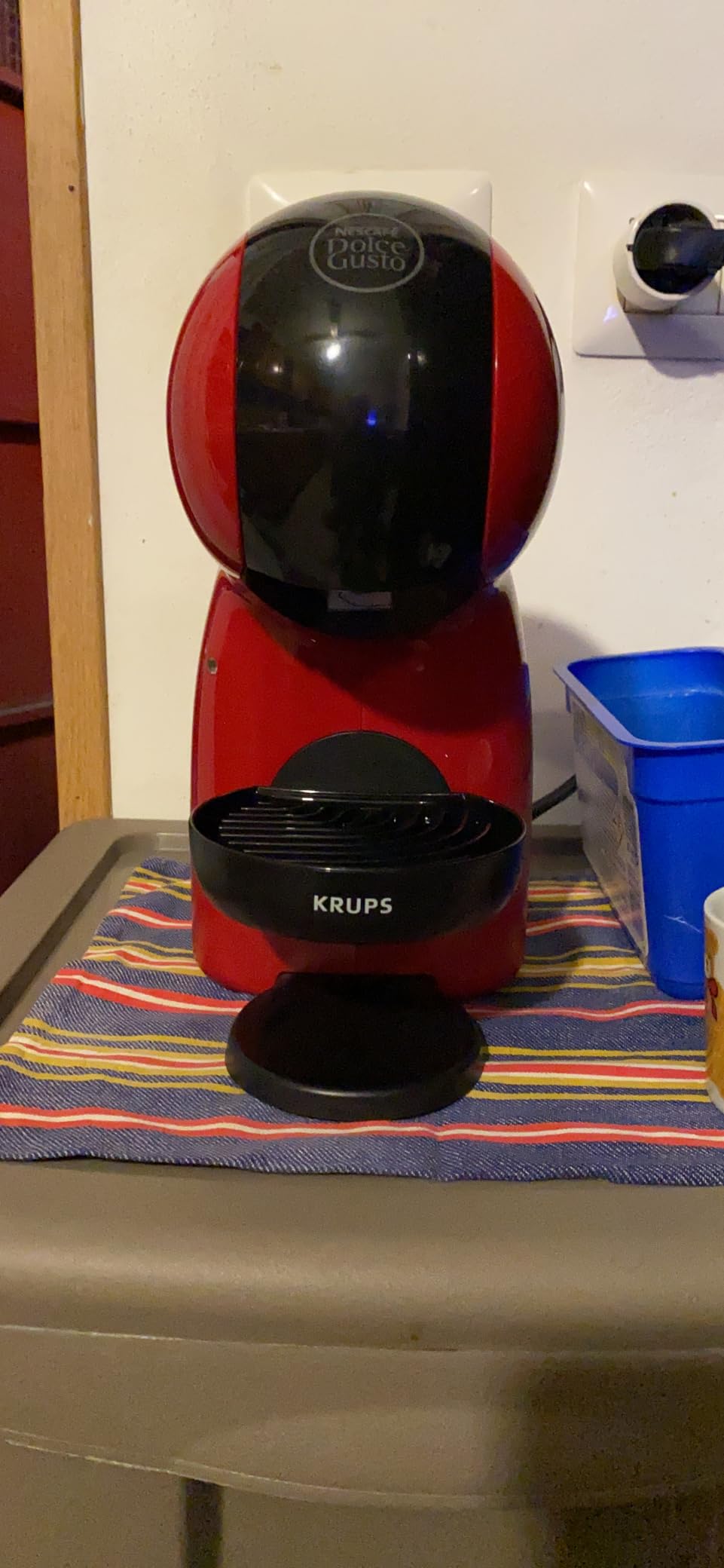 NESCAFÉ Dolce Gusto Piccolo XS KP1A3510 macchina a capsule rossa 15 bar
