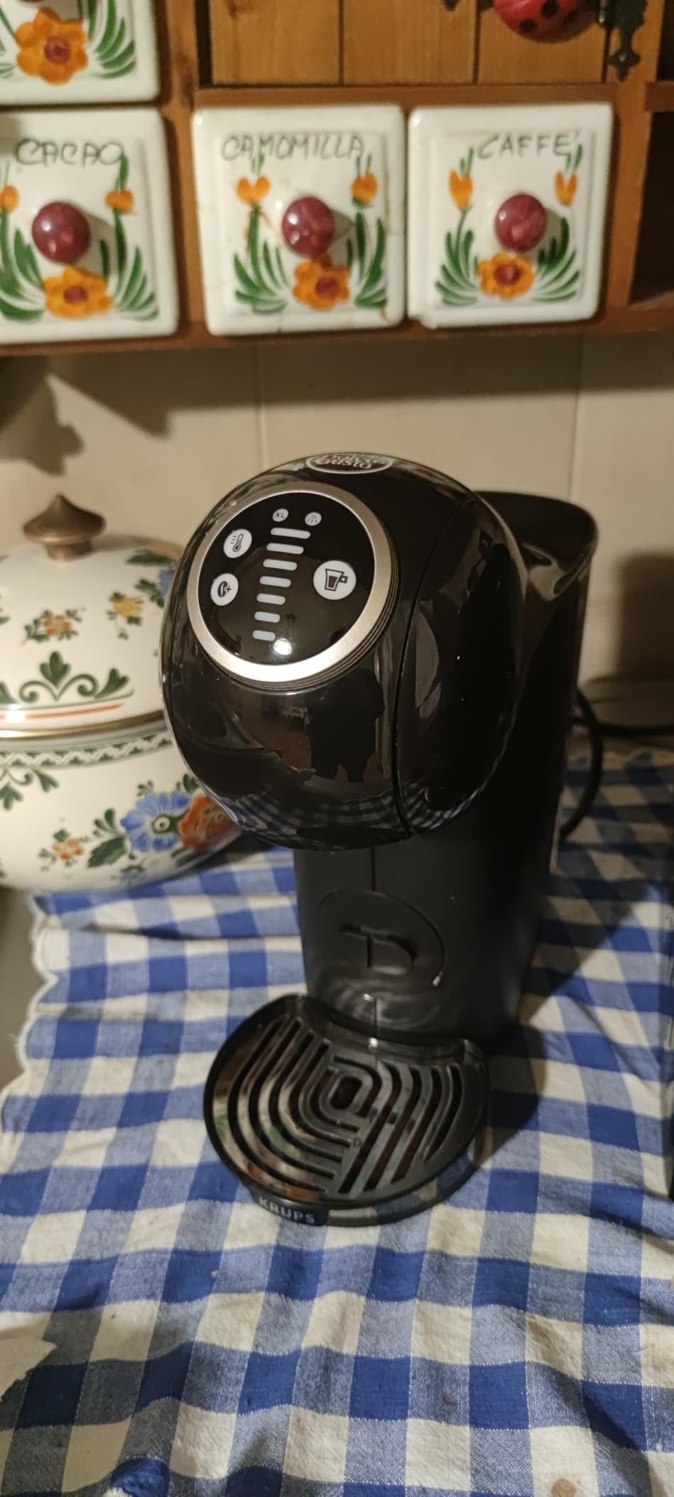 NESCAFÉ Dolce Gusto Genio S Plus macchina da caffè nera