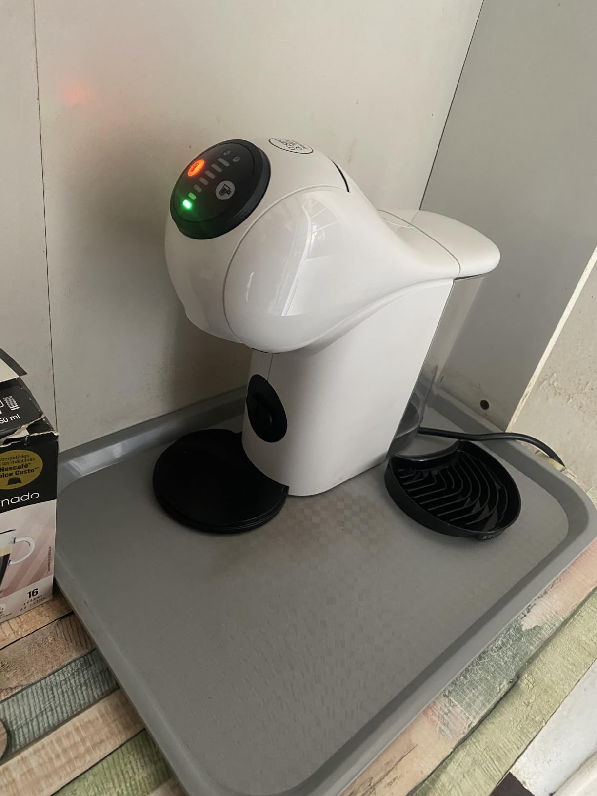 NESCAFÉ Dolce Gusto Krups KP2431 Genio S macchina caffè bianca XL